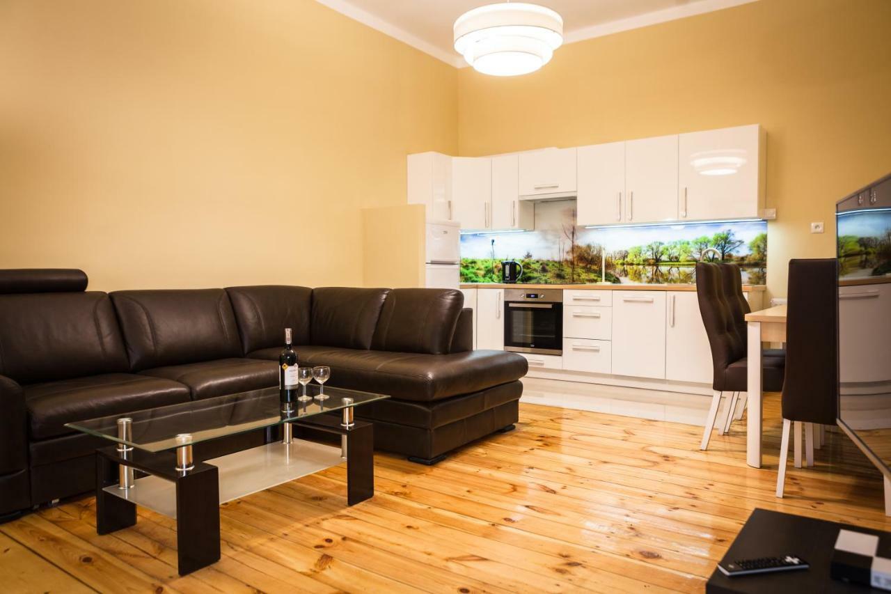 Czar Garbar Apartment Poznan Exterior photo